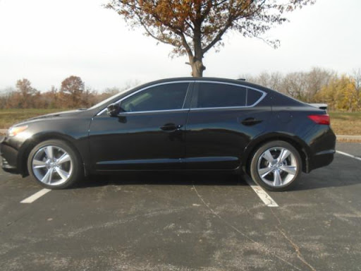 Used Car Dealer «Gladstone Auto Sales», reviews and photos, 7406 N Oak Trafficway, Kansas City, MO 64118, USA