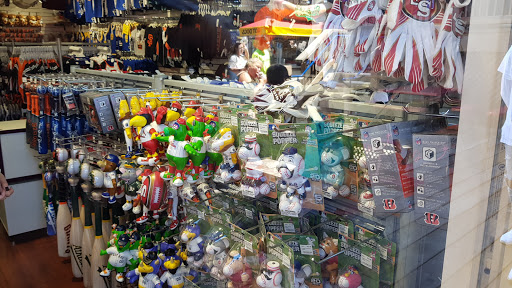 Sportswear Store «College Shop», reviews and photos, 2 Beach St, San Francisco, CA 94133, USA