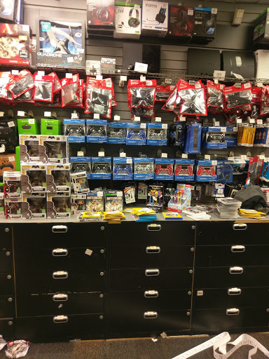 GameStop, 443 86th St, Brooklyn, NY 11209, USA, 