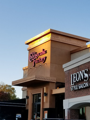 Friendly Center, 3110 Kathleen Ave, Greensboro, NC 27408, USA, 