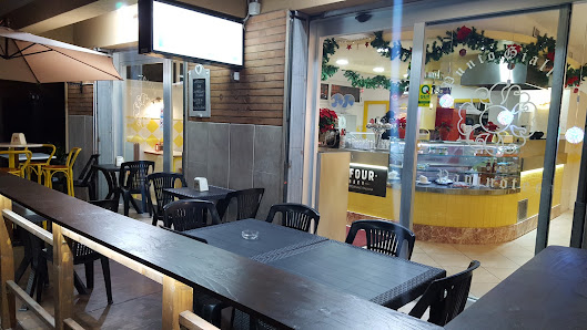 Punto giallo Pizzeria tavola calda Via Due Pini, 16, 04019 Terracina LT, Italia