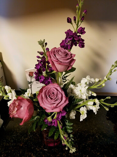 Florist «West End Flower Shop», reviews and photos, 1420 L St, Bedford, IN 47421, USA