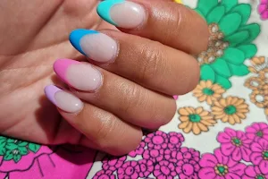 Queen Star Nails image