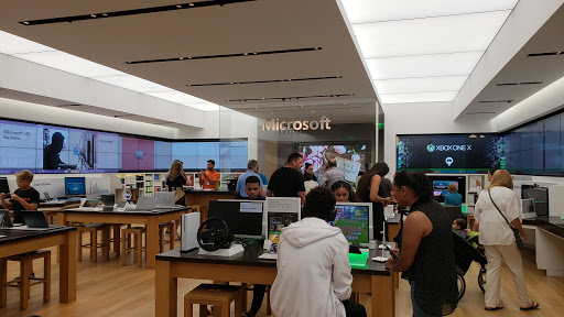 Computer Store «Microsoft Store - Aventura Mall», reviews and photos, 19575 Biscayne Blvd #1565, Aventura, FL 33180, USA