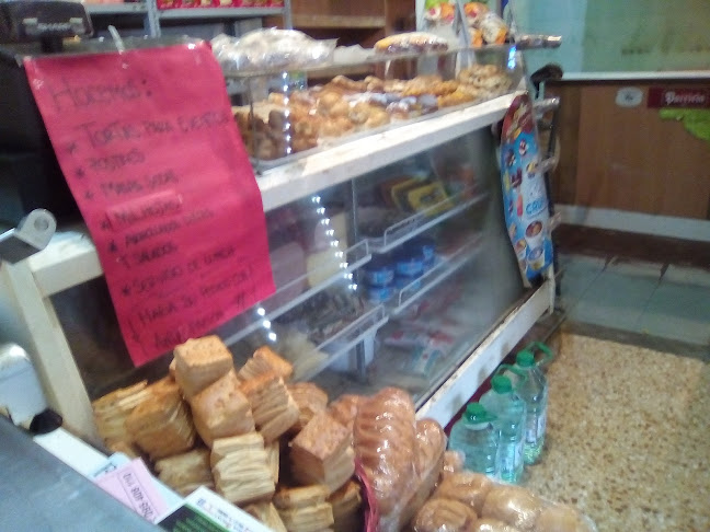 Opiniones de Carniceria Panaderia Almacen Las Antenas en Canelones - Centro comercial