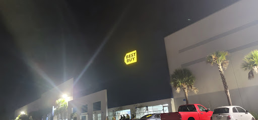 Electronics Store «BEST BUY DISTRIBUTION CENTER», reviews and photos, 2314 Waverly Barn Rd, Davenport, FL 33897, USA