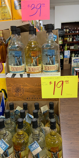 Liquor Store «Dunwoody Liquor Store», reviews and photos, 2090 Dunwoody Club Dr # 125, Atlanta, GA 30350, USA