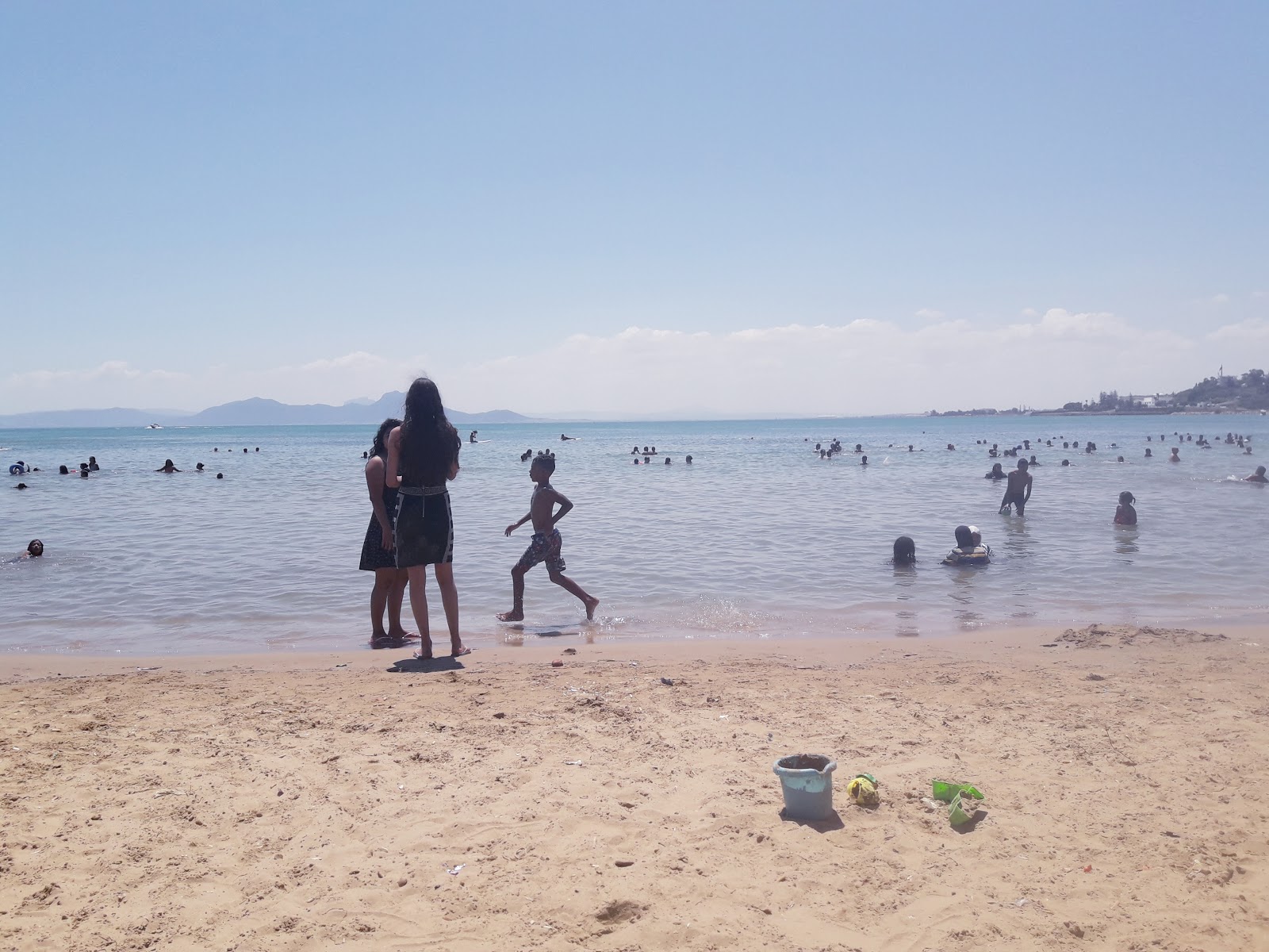 Foto von Sidi Bou Said Beach mit geräumige bucht