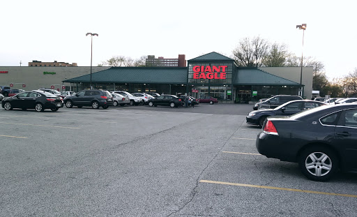 Supermarket «Giant Eagle Supermarket», reviews and photos, 14100 Detroit Ave, Lakewood, OH 44107, USA