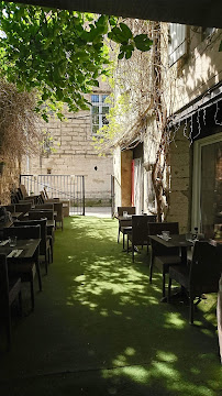 Atmosphère du Restaurant La Cour De Caro Avignon - n°14