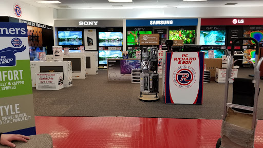 Appliance Store «P.C. Richard & Son», reviews and photos, 307 Sunrise Hwy, Rockville Centre, NY 11570, USA