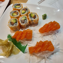 Plats et boissons du Restaurant japonais Sushi Bar à Paris - n°1