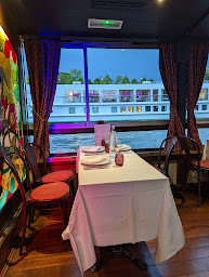Photo n°11 de Maxim's sur Seine à Paris ()