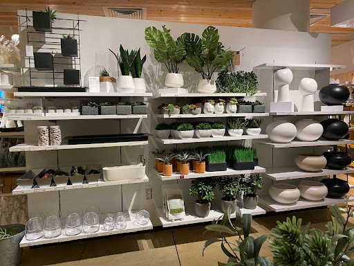 Furniture Store «Crate and Barrel», reviews and photos, 555 Bellevue Way NE, Bellevue, WA 98004, USA