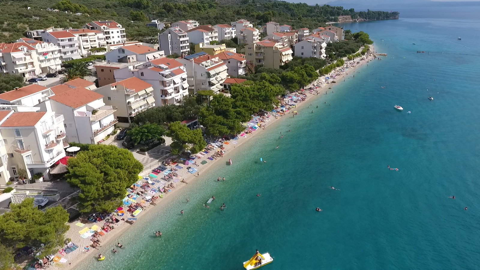 Photo de Plaza Kamena avec plage spacieuse