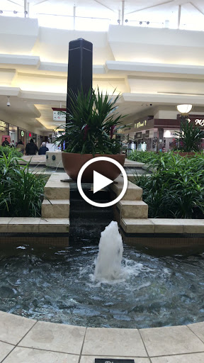 Shopping Mall «Oakland Mall», reviews and photos, 412 W 14 Mile Rd, Troy, MI 48083, USA