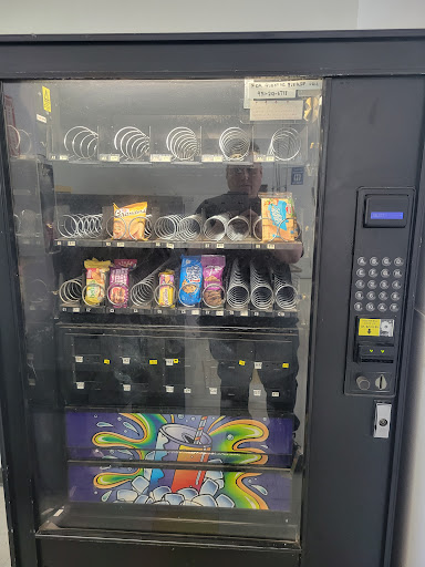 Laundromat «The Lost Sock Laundromat», reviews and photos, 763 W Blaine St, Riverside, CA 92507, USA