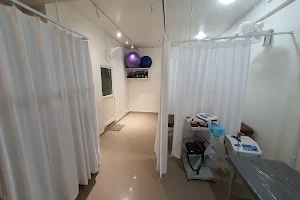 Ojas Physiotheraphy and Sports Rehab Center image