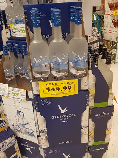 State Liquor Store «NH Liquor & Wine Outlet», reviews and photos, 234 White Mountain Hwy, Conway, NH 03818, USA