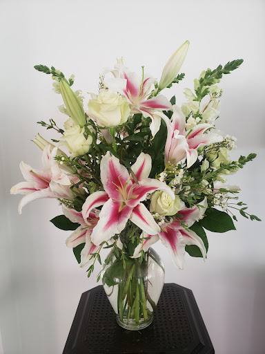 Florist «Rambling Rose Florist», reviews and photos, 22428 Gilmore St, West Hills, CA 91307, USA