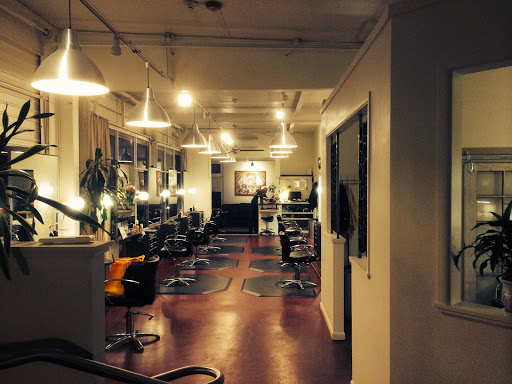 The Cutting Edge Salon, 7773 Healdsburg Ave, Sebastopol, CA 95472, USA, 