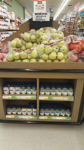 Grocery Store «Wakefield Great Valu», reviews and photos, 608 S County Dr, Wakefield, VA 23888, USA