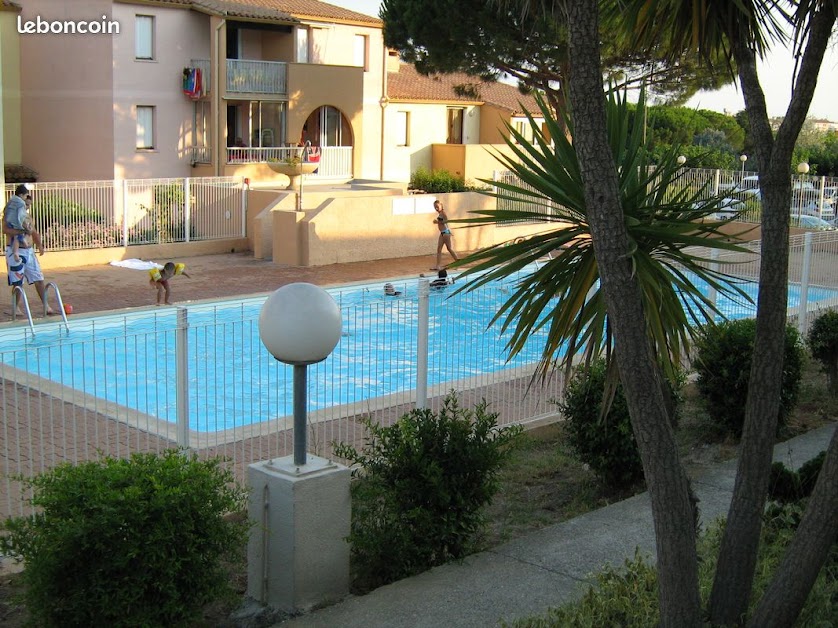 Les raisins d'or - Location T2 appartement hébergement vacances résidence parking piscine Cap d'Agde à Agde