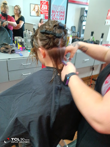 Hair Salon «Cost Cutters», reviews and photos, Cost Cutters, 392 Cox Creek Pkwy, Florence, AL 35630, USA