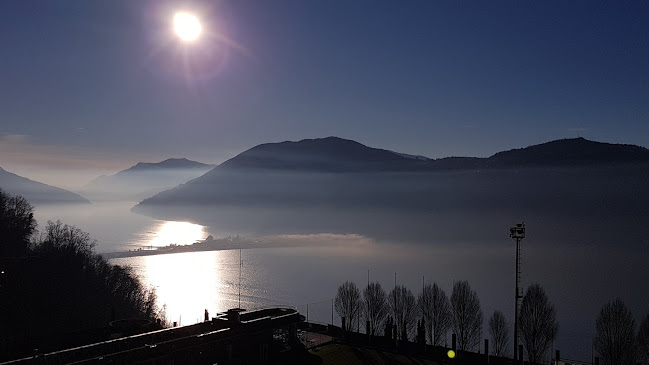Fussballplatz mit Top Aussicht auf Lake Lugano - Lugano
