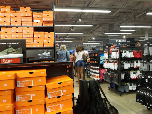 Sporting Goods Store «Nike Factory Store», reviews and photos, 1 Outlet Blvd #600, Wrentham, MA 02093, USA