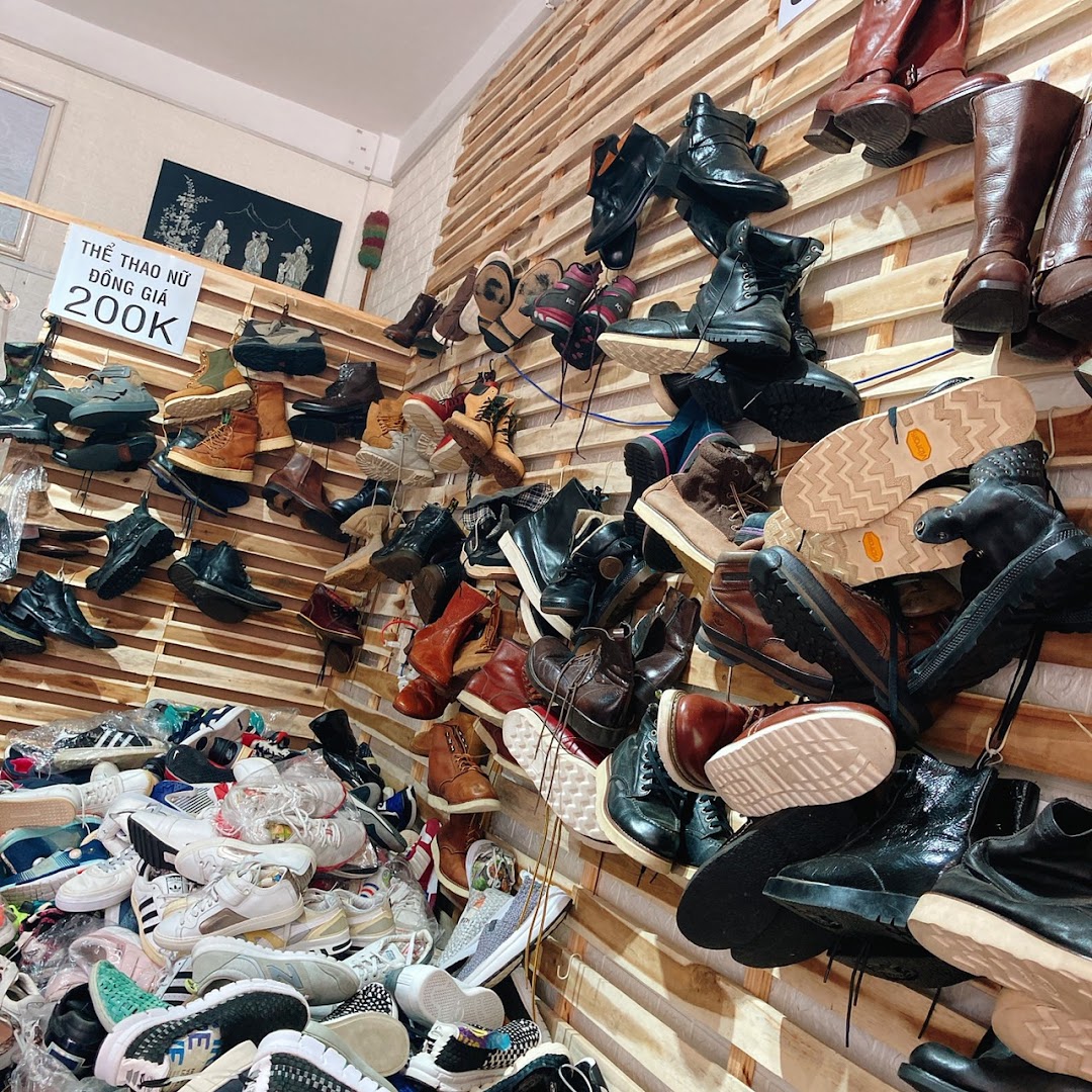 Tiệm giày cũ Đà Lạt