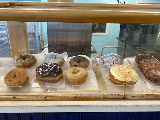 Donut Shop «Flip Flops Donut Shop», reviews and photos, 129 Bogue Inlet Dr, Emerald Isle, NC 28594, USA