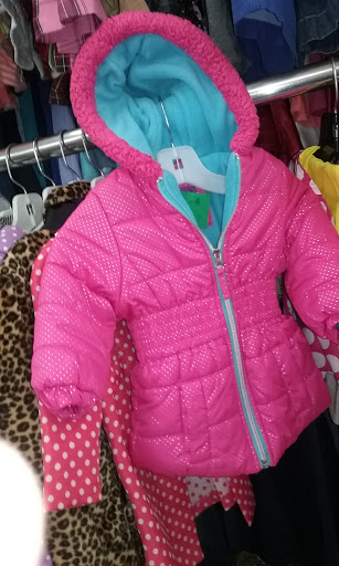 Thrift Store «Village Discount Outlet», reviews and photos, 193 E Waterloo Rd, Akron, OH 44319, USA