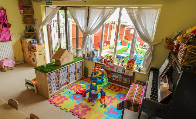 Reviews of Nine Elms Childminding in London - Kindergarten