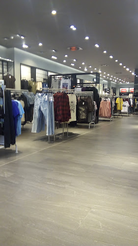 Opiniones de H&M en Cayma - Tienda de ropa