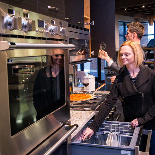 Appliance Store «Bekins Grand Rapids», reviews and photos, 6275 28th St SE, Grand Rapids, MI 49546, USA