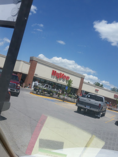 Supermarket «Hy-Vee», reviews and photos, 2001 Court Ave, Chariton, IA 50049, USA