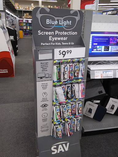 Office Supply Store «Staples», reviews and photos, 4610 N Clark St, Chicago, IL 60640, USA