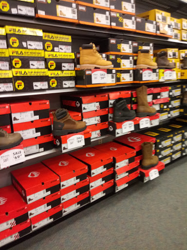 Pet Supply Store «Petco Animal Supplies», reviews and photos, 364 Randall Rd, South Elgin, IL 60177, USA