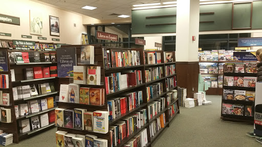 Book Store «Barnes & Noble», reviews and photos, 4801 Bethesda Ave, Bethesda, MD 20814, USA