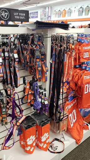 Sportswear Store «Tiger Sports Shop (Downtown)», reviews and photos, 364 College Ave, Clemson, SC 29631, USA
