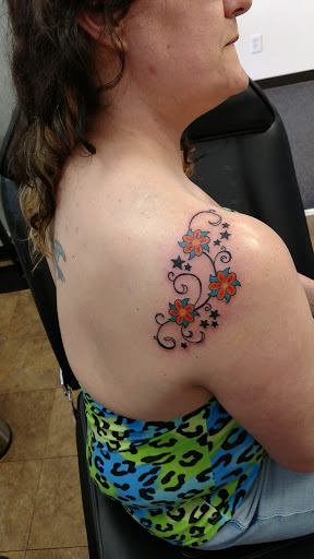 Body Piercing Shop «Destination Ink - Tattoo and Body Piercing», reviews and photos, 2401 NE Cornell Rd, Hillsboro, OR 97124, USA