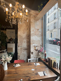 Atmosphère du Restaurant servant le petit-déjeuner ISO. Café BIO -Lunch- Brunch-Pâtissier Glacier artisanal à Paris - n°12