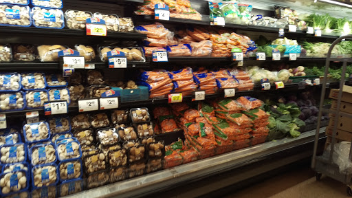 Grocery Store «Stop & Shop», reviews and photos, 111 Vredenburgh Ave, Yonkers, NY 10704, USA