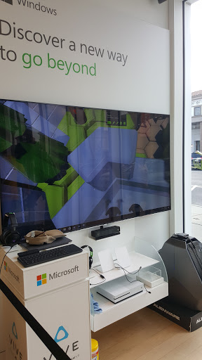 Computer Store «Microsoft Store - St. Johns Town Center», reviews and photos, 4791 River City Dr #113, Jacksonville, FL 32246, USA