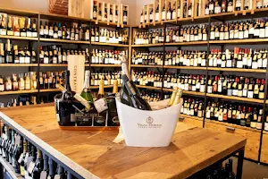 Enoteca MondoVino - Vendita di Vino, Spumanti e Distillati a Bra image