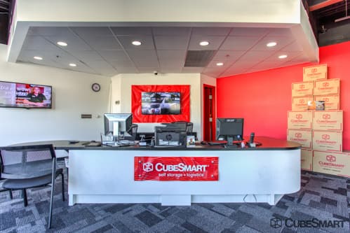 Self-Storage Facility «CubeSmart Self Storage», reviews and photos, 565 W Boughton Rd, Bolingbrook, IL 60440, USA