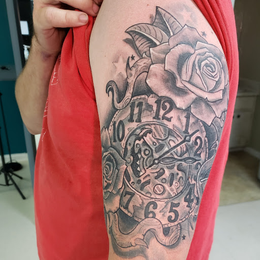 Explore american traditional tattoo filler ideas, creative tattoo ideas in Homosassa, available at Citrus Tattoos