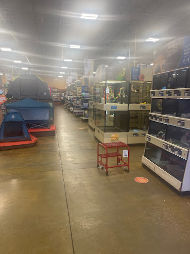 Pet Supply Store «Petco Animal Supplies», reviews and photos, 1945 W Palmetto St #250, Florence, SC 29501, USA