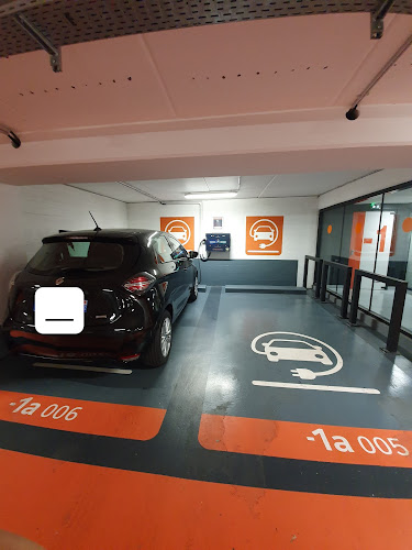 Borne de recharge de véhicules électriques Effia Charging Station Massy